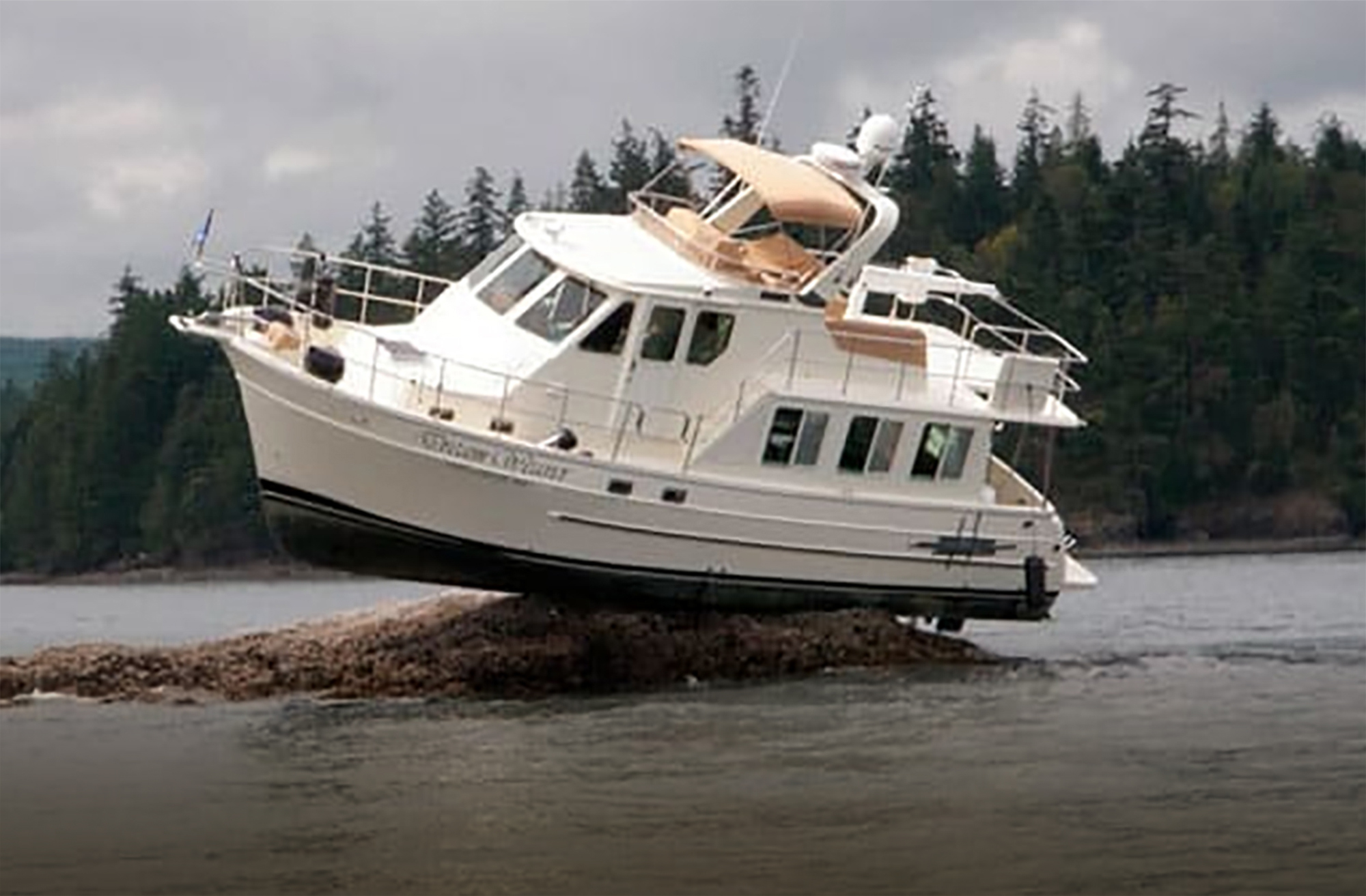 featured_boat_aground A boat aground