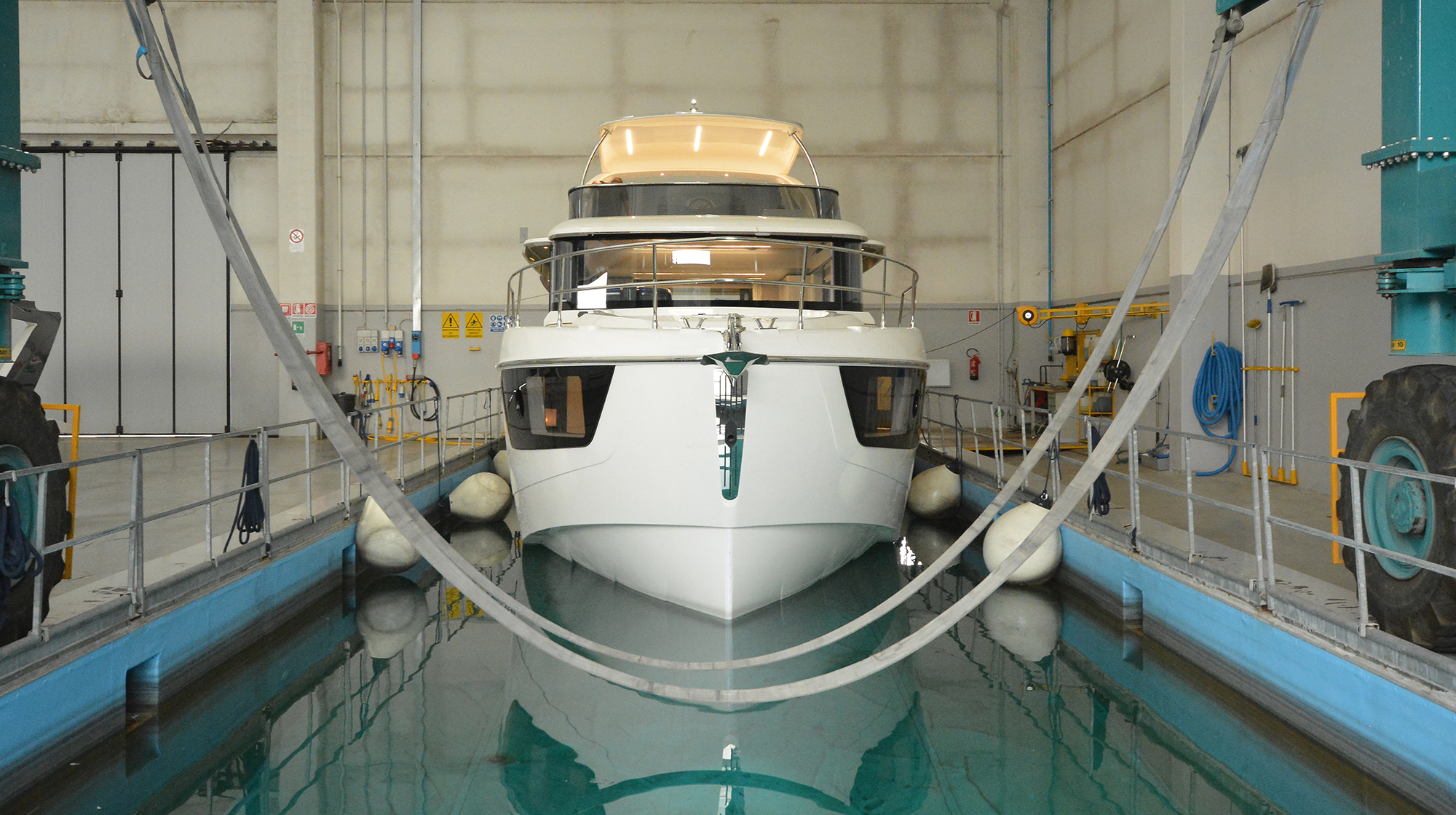 prm-Absolute-Navetta-48-test-pool