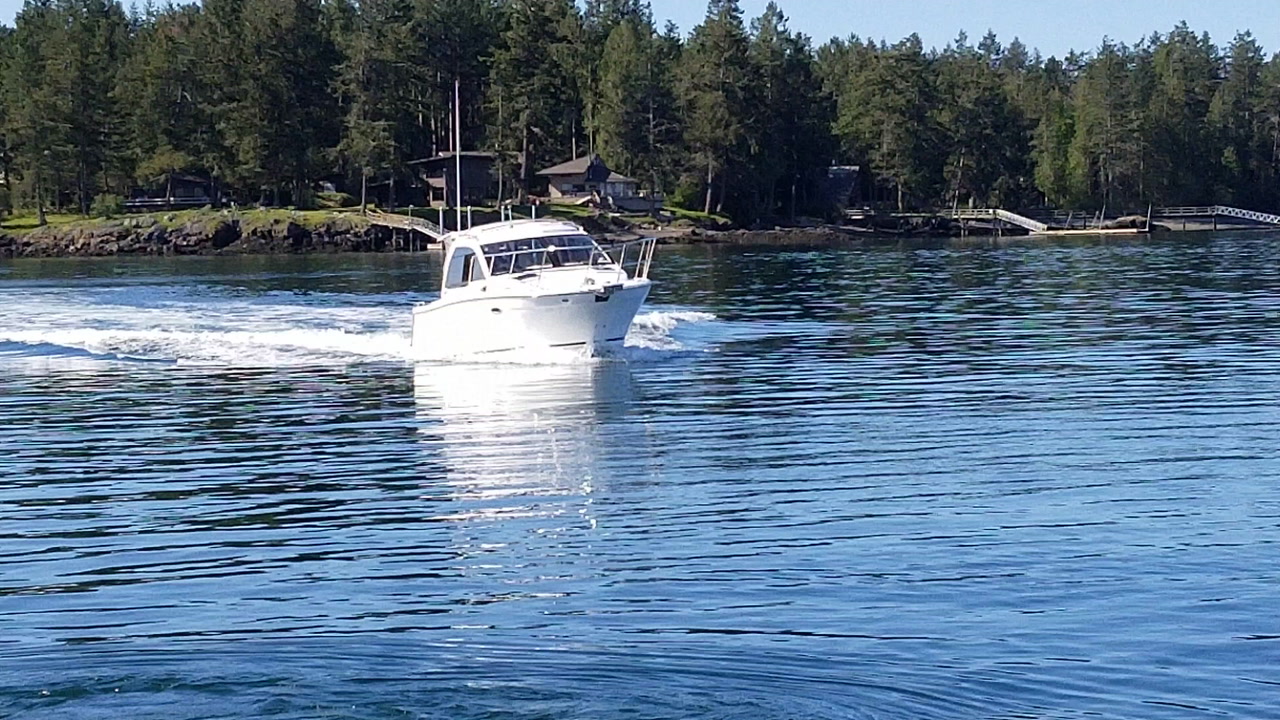Cutwater 24 leaving Roche Harbor