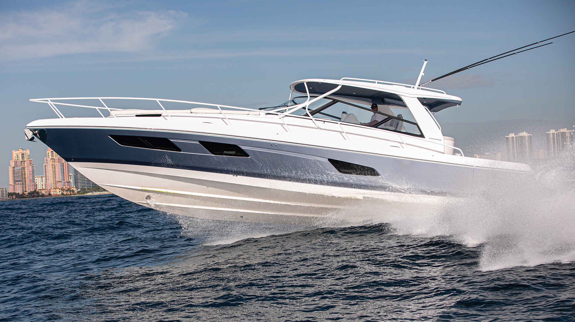 カープヘッド New Boat Review of the Intrepid 477 Evolution