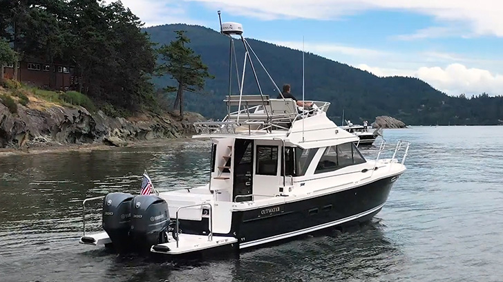 news-Cutwater-C-32-Command-Bridge