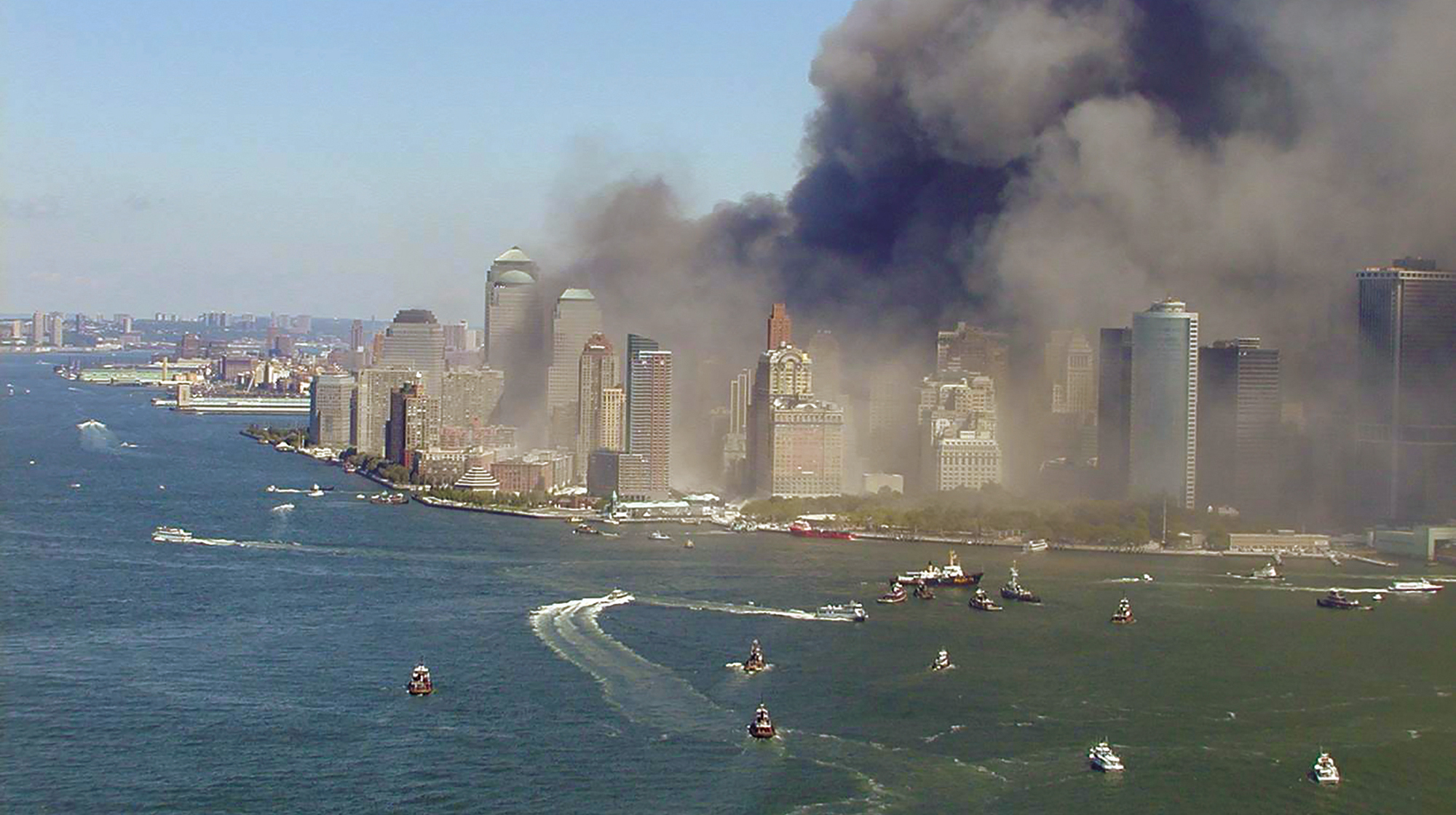 prm_Boats approach the Lower Manhattan waterfront to provide assistance