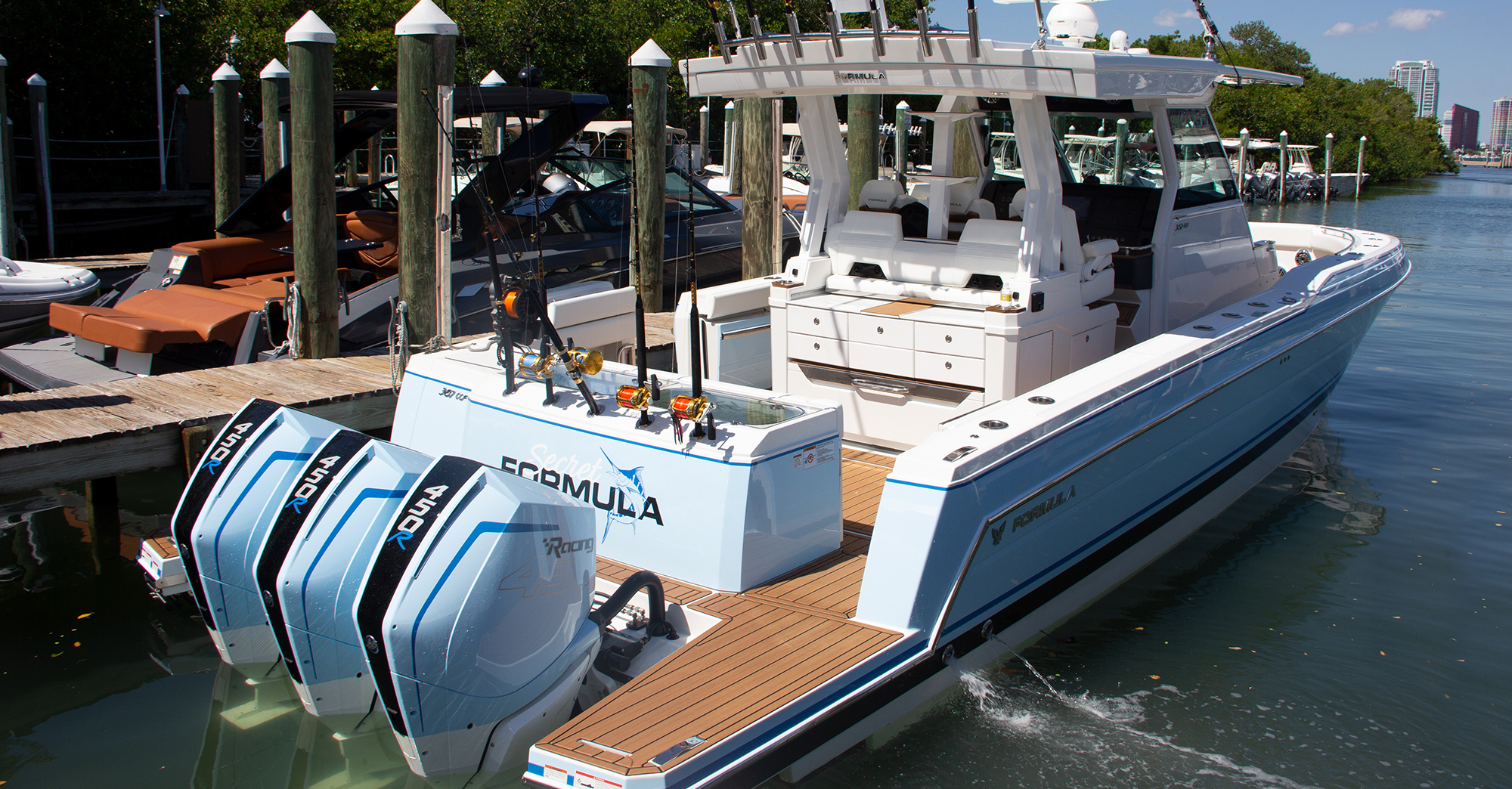 soc-Formula 387 Center Console