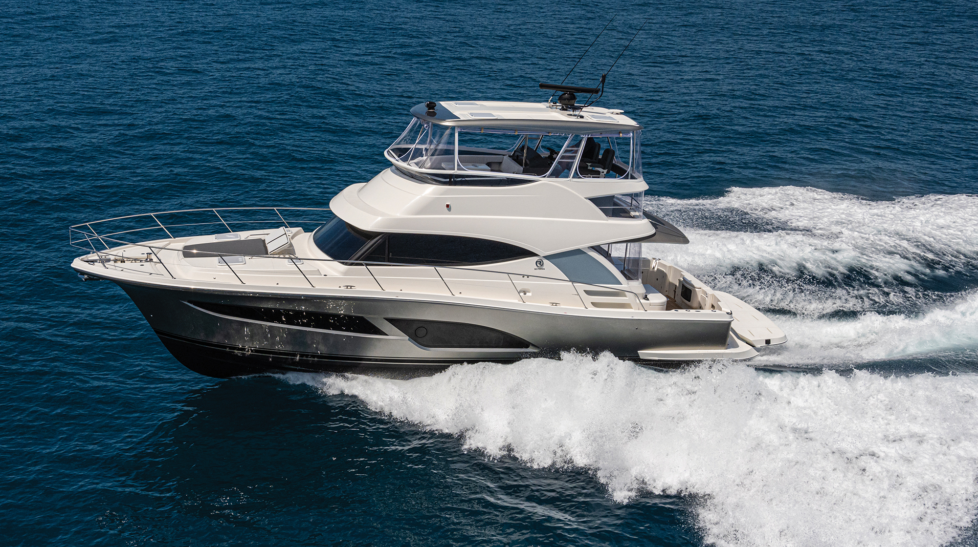 prm_Riviera 46 Sports Motor Yacht