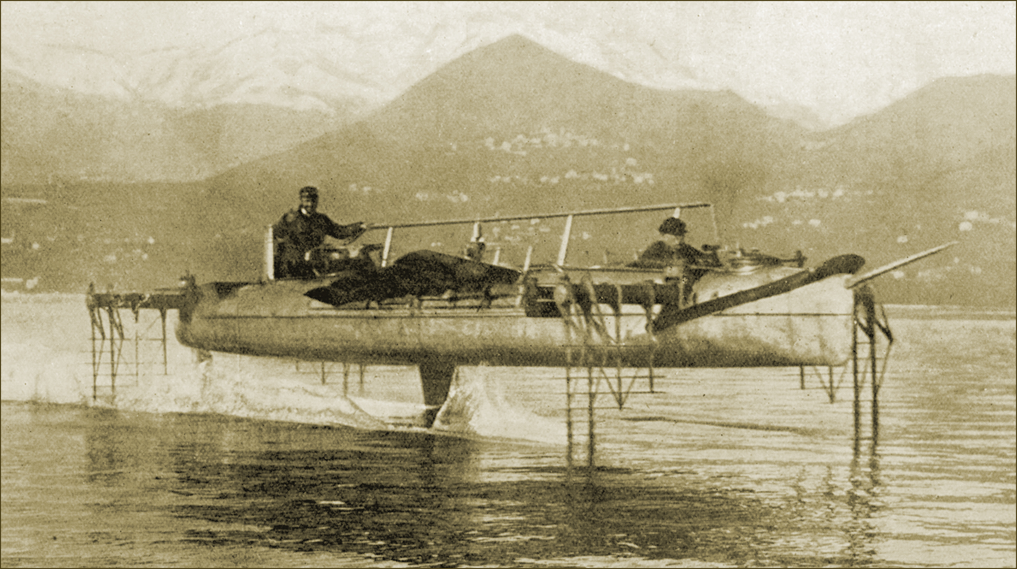 prm_old_foiling_boat prm_old_foiling_boat