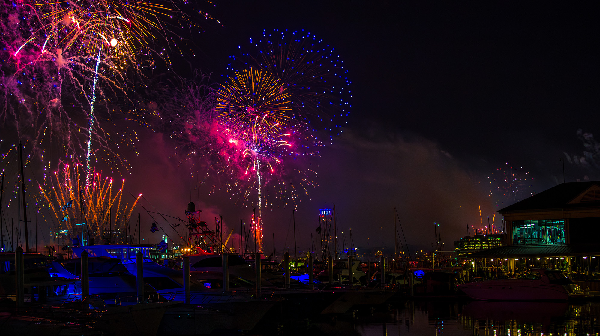 prm_fireworks-in-a-marina