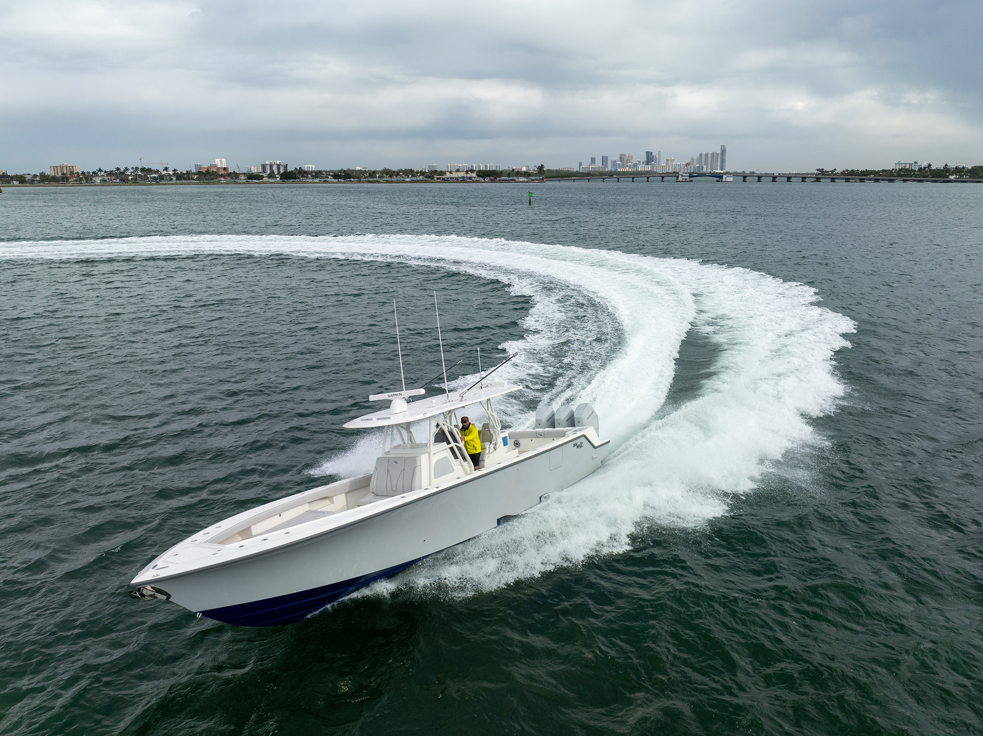 seaページ SeaVee 400Z Review: The Next-Level Fishing Machine