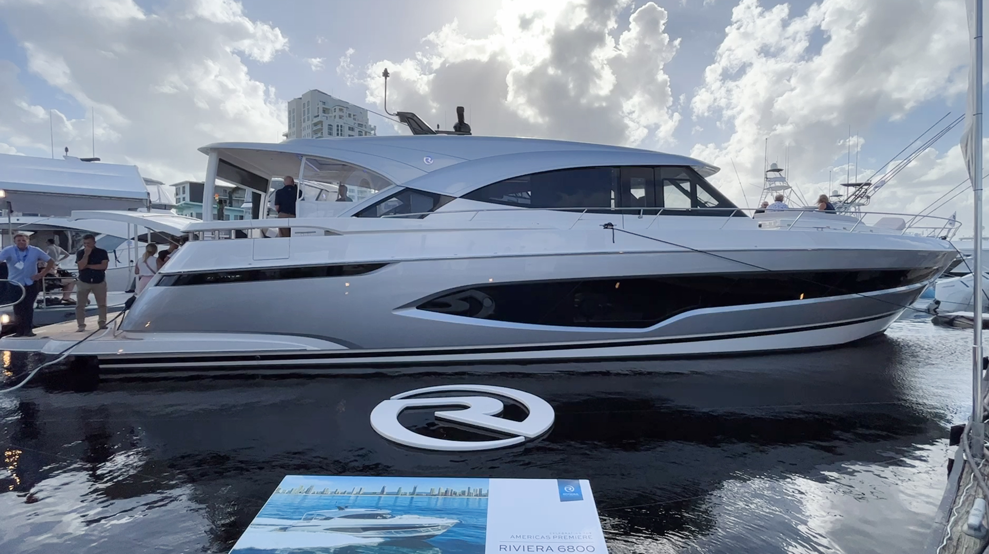 prm-Riviera 6800 Sport Yacht Platinum
