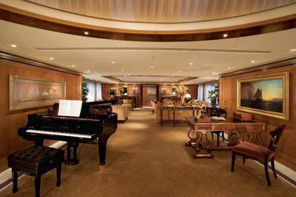 feadship-attessa-g1.jpg promo image