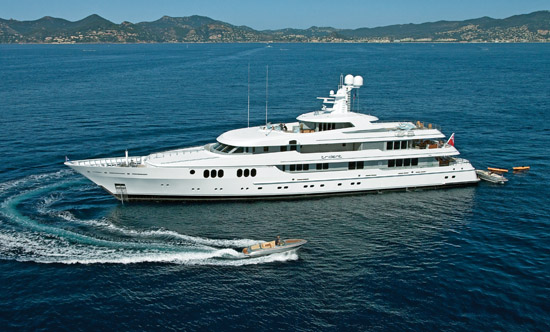 feadship214trident_550w.jpg promo image