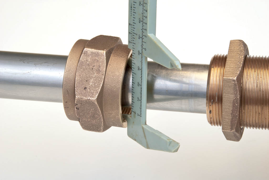 Measuring the inside diameter of the packing nut or gland