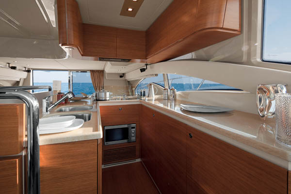 Azimut 60 Galley