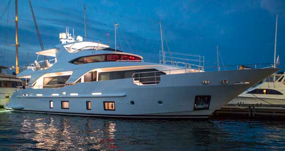 benetti_delfino_93_gallery_575x305.jpg promo image