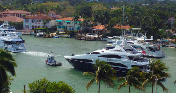 yacht-parade_575x305.jpg promo image