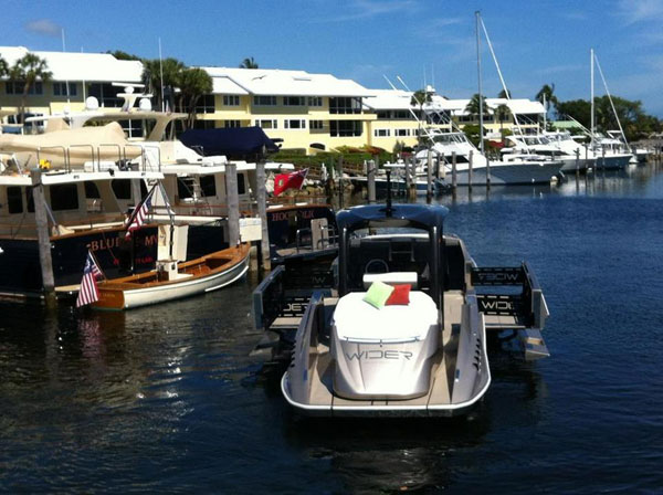 Wider 42 in Key Largo - photo by Kevin Koenig