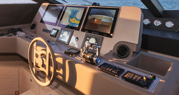 01_helm_prm.jpg promo image