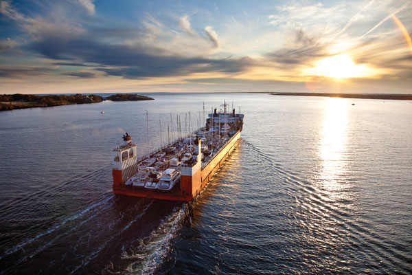 Yacht transport
