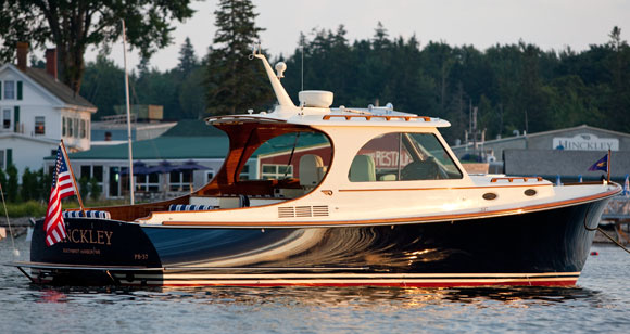 Hinckley36PicnicBoat-prm.jpg promo image