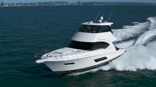 The Riviera 575 SUV and 57 EB go head-to-head The Riviera 575 SUV and 57 EB go head-to-head