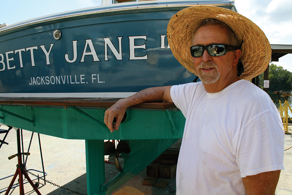Hand lettering a transom