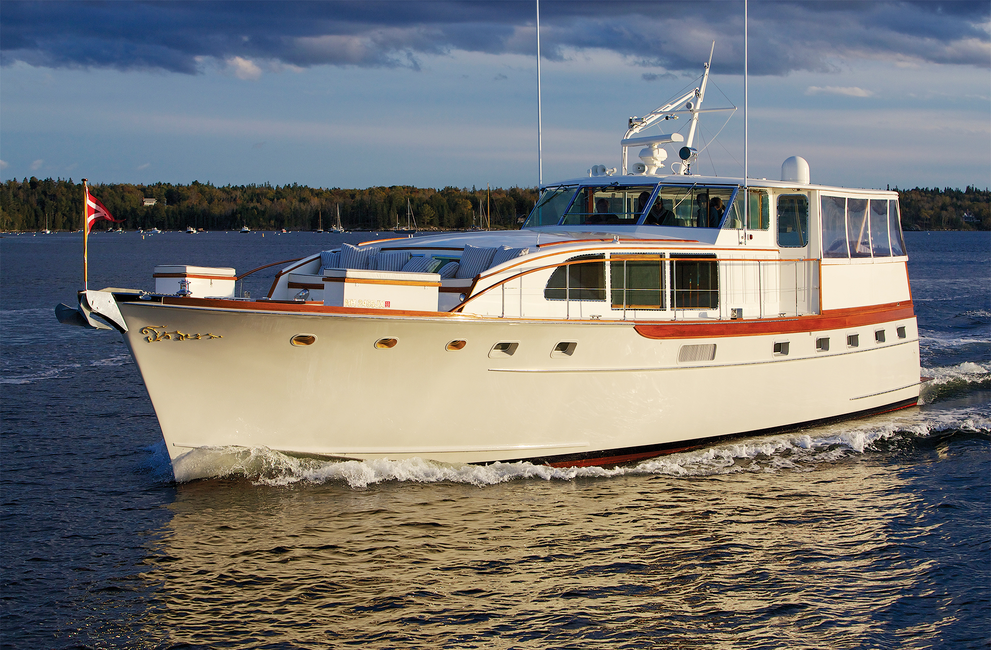 featured_SOMERSET A vintage yacht