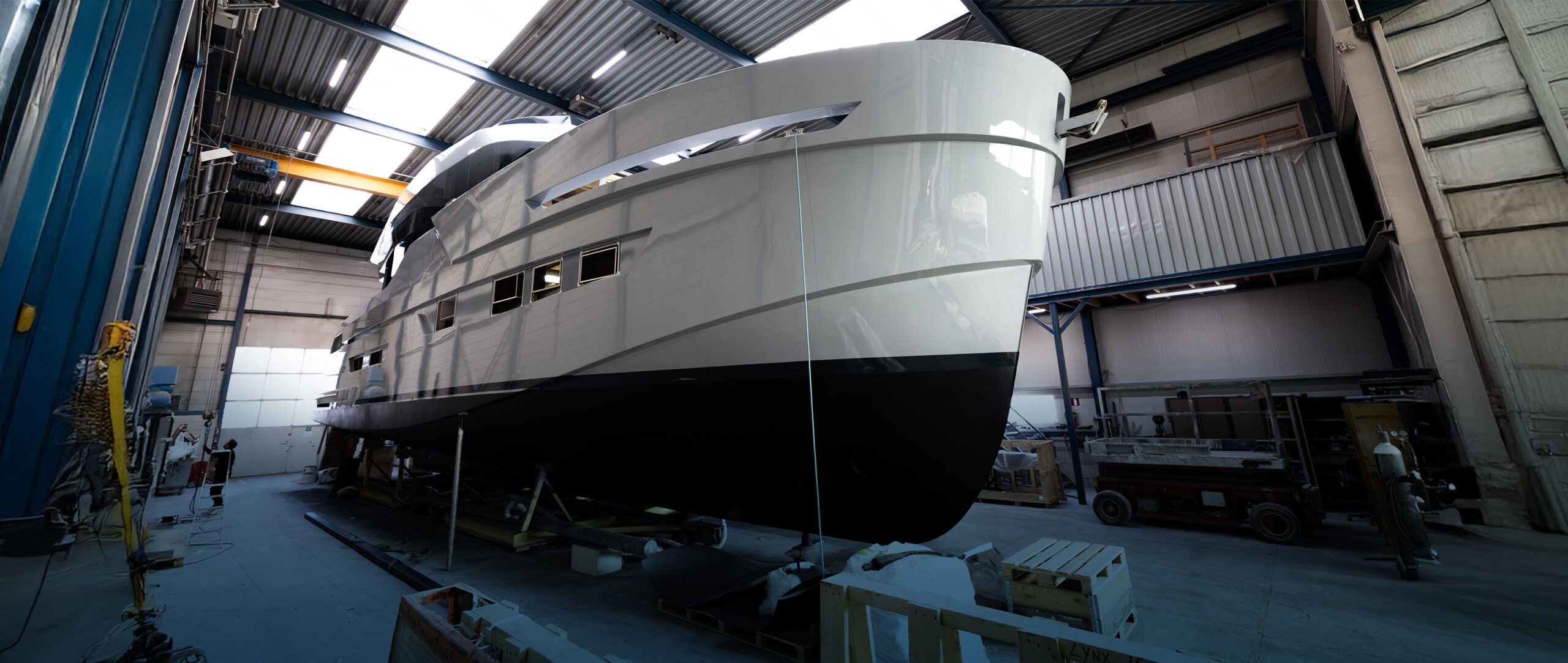 Outer Reef Adventure 780 in build