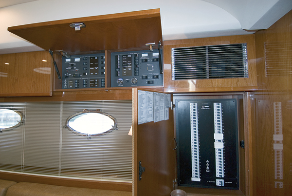 vikingv53-yacht-g2.jpg promo image
