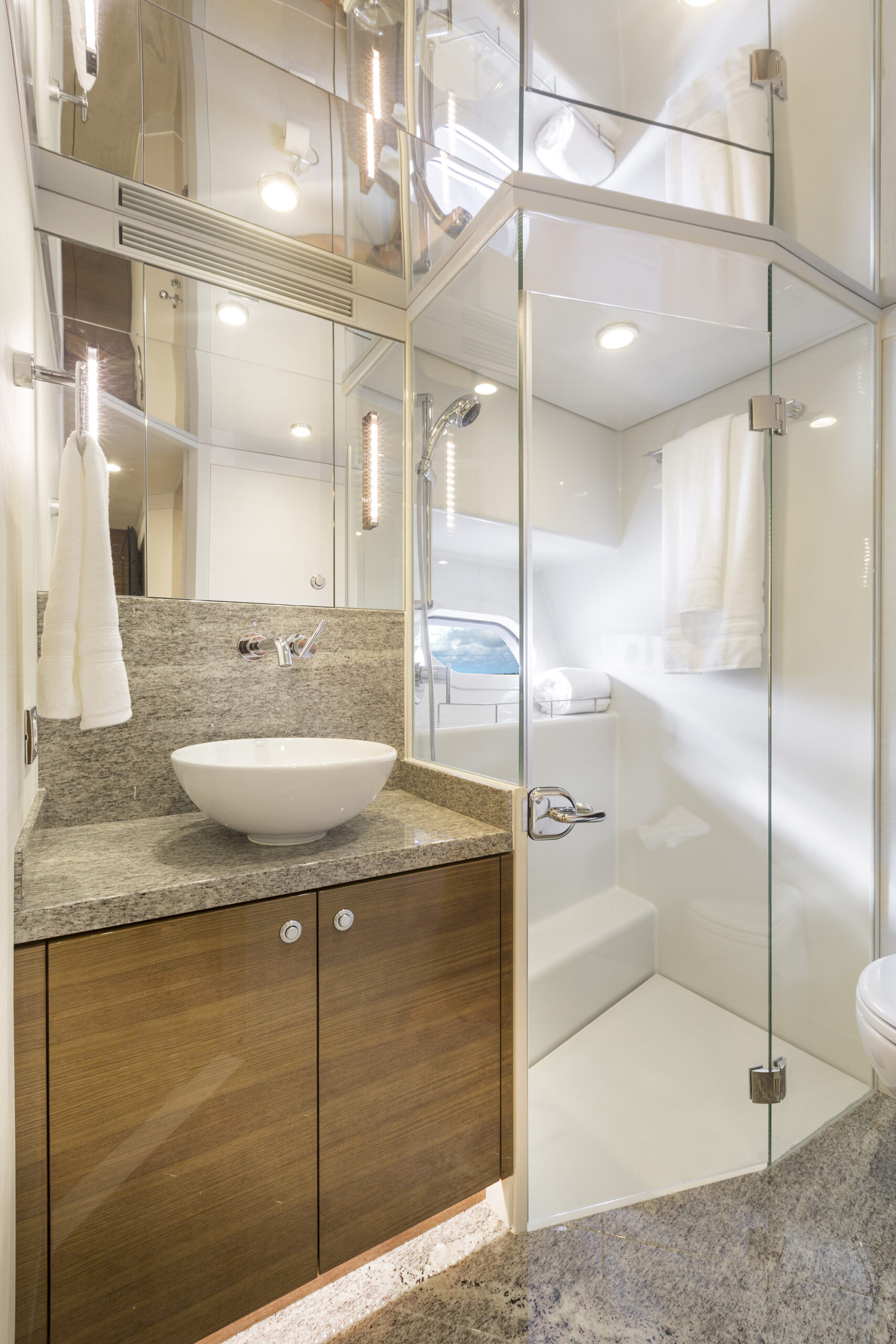 VIP 019 ©Jim Raycroft