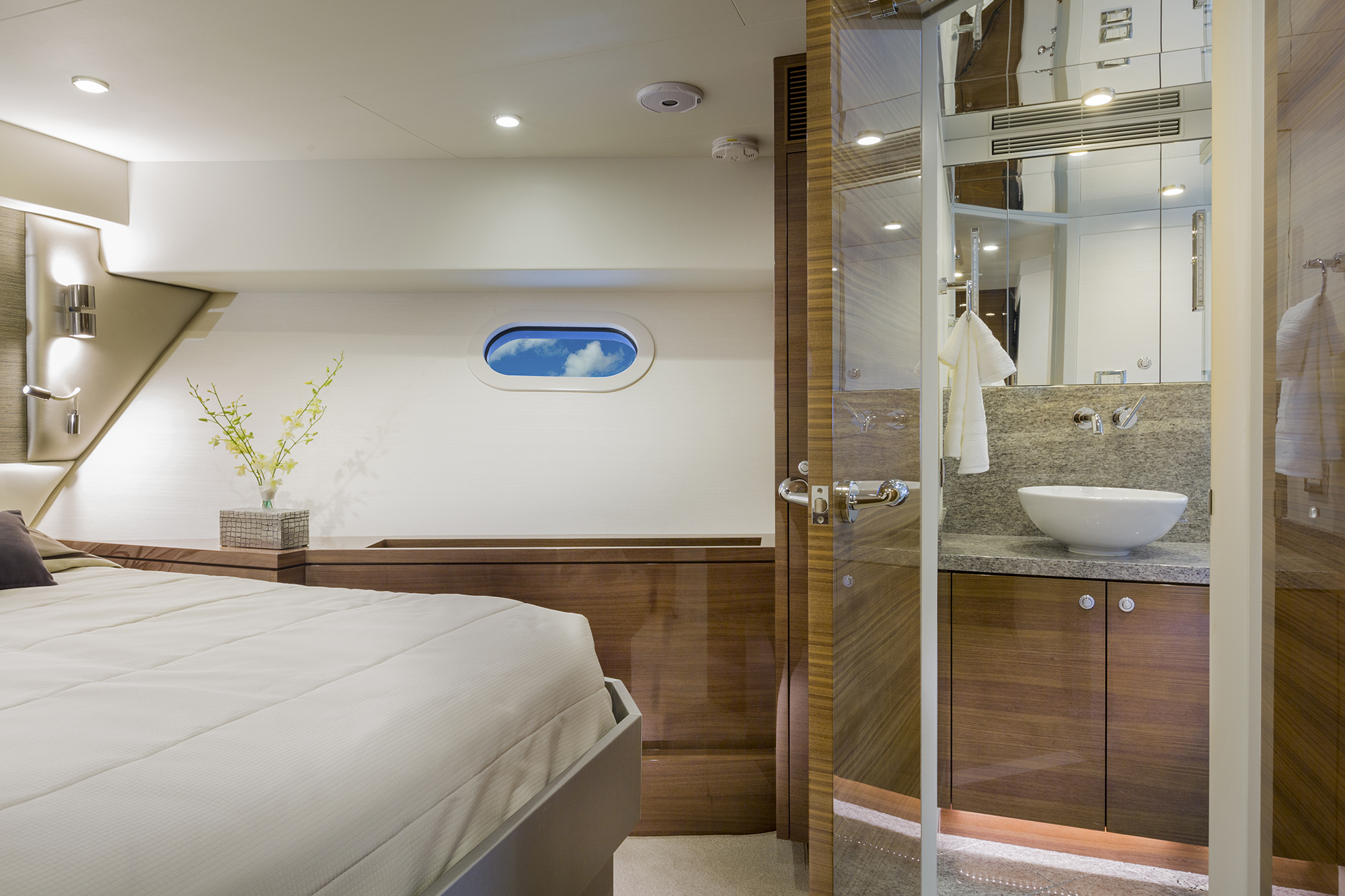 VIP 010 ©Jim Raycroft