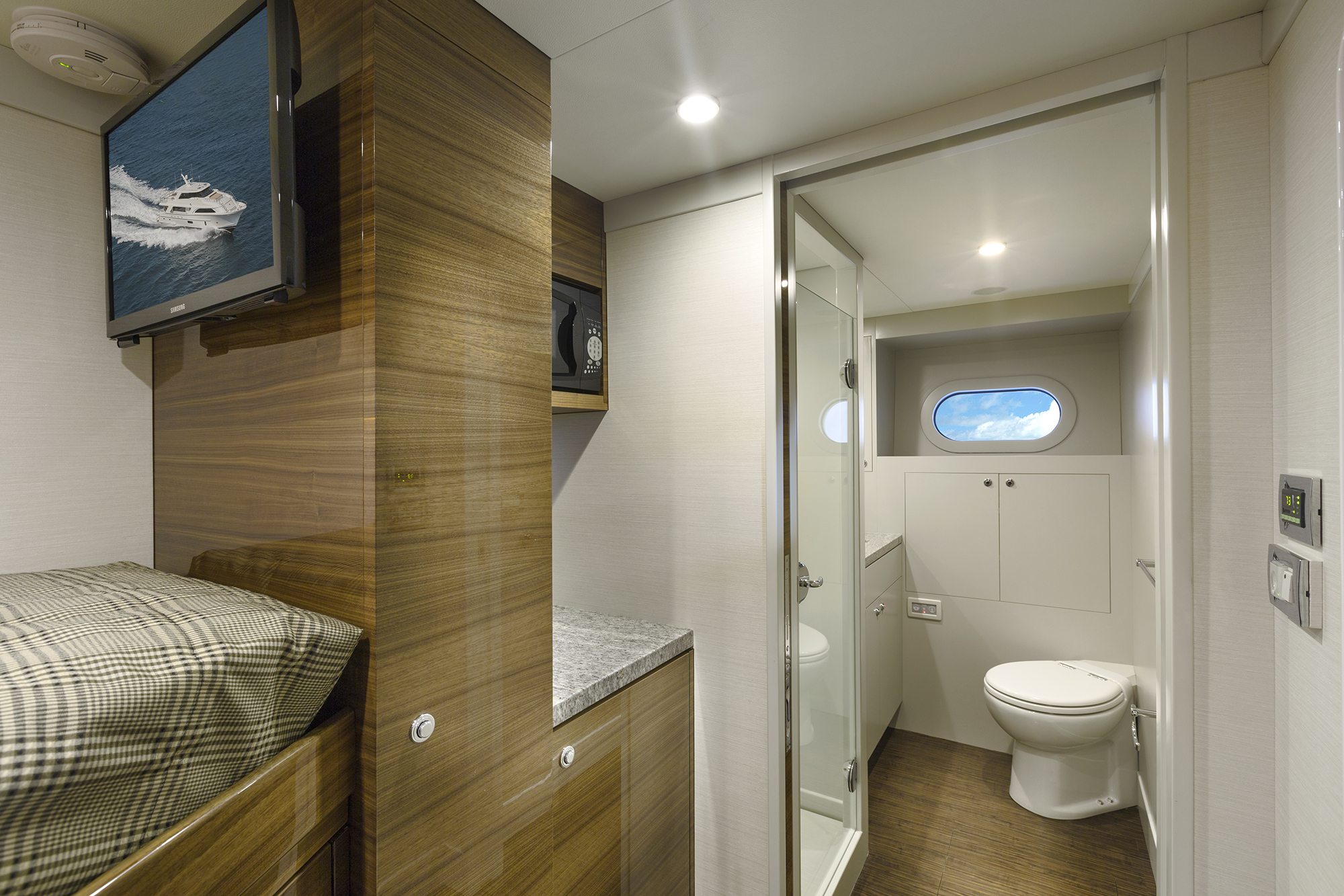 Crew 024 ©Jim Raycroft