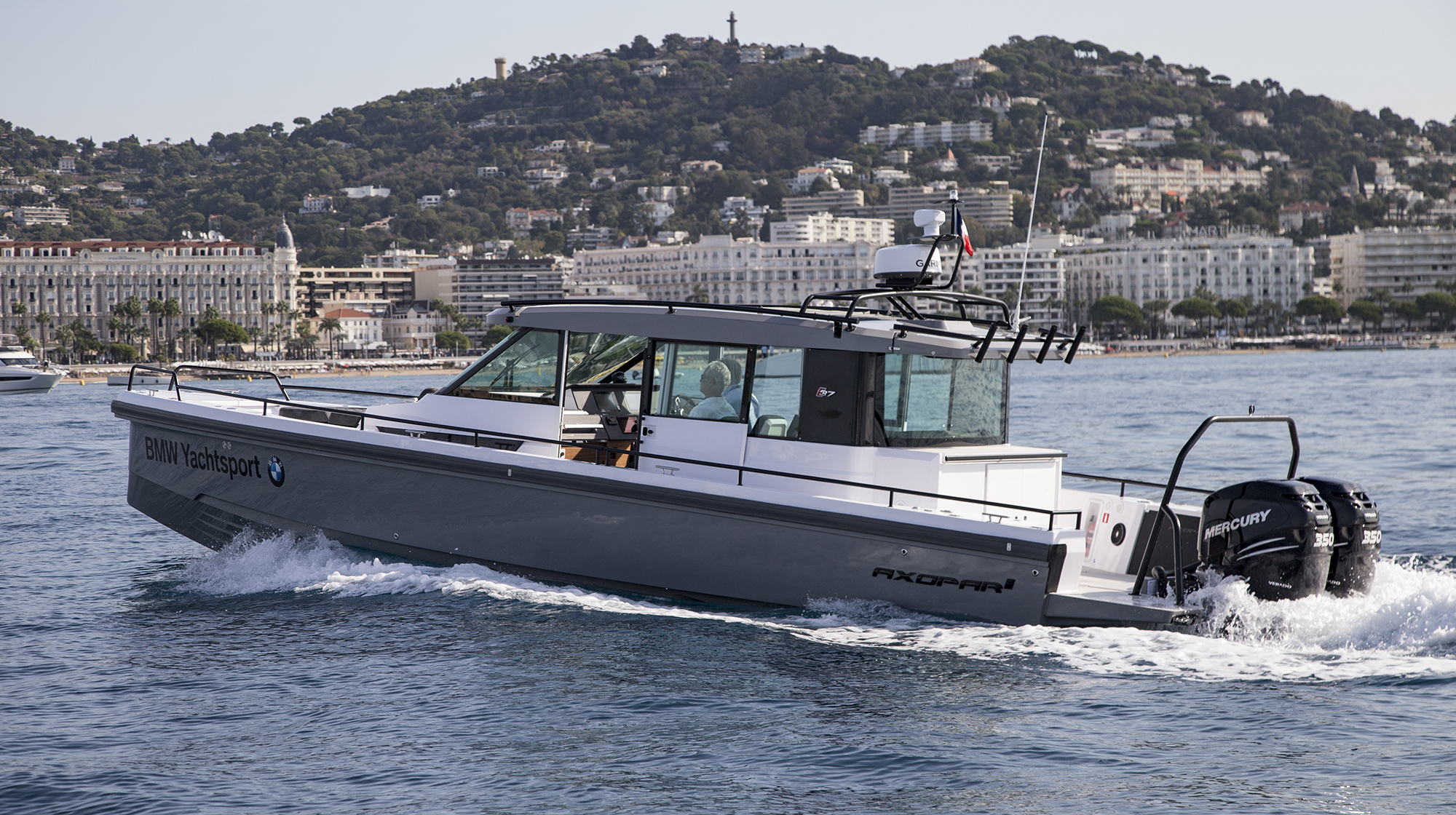 Axopar 37 Sport Cabin