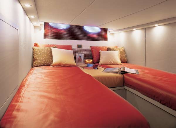 atlantis39-yacht-g1.jpg promo image