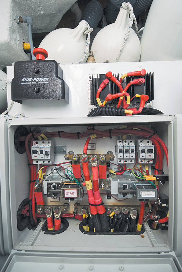 vikingv53-yacht-g1.jpg promo image