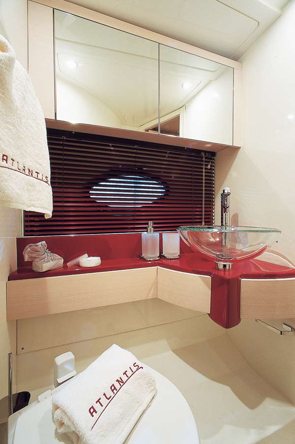 atlantis39-yacht-g10.jpg promo image