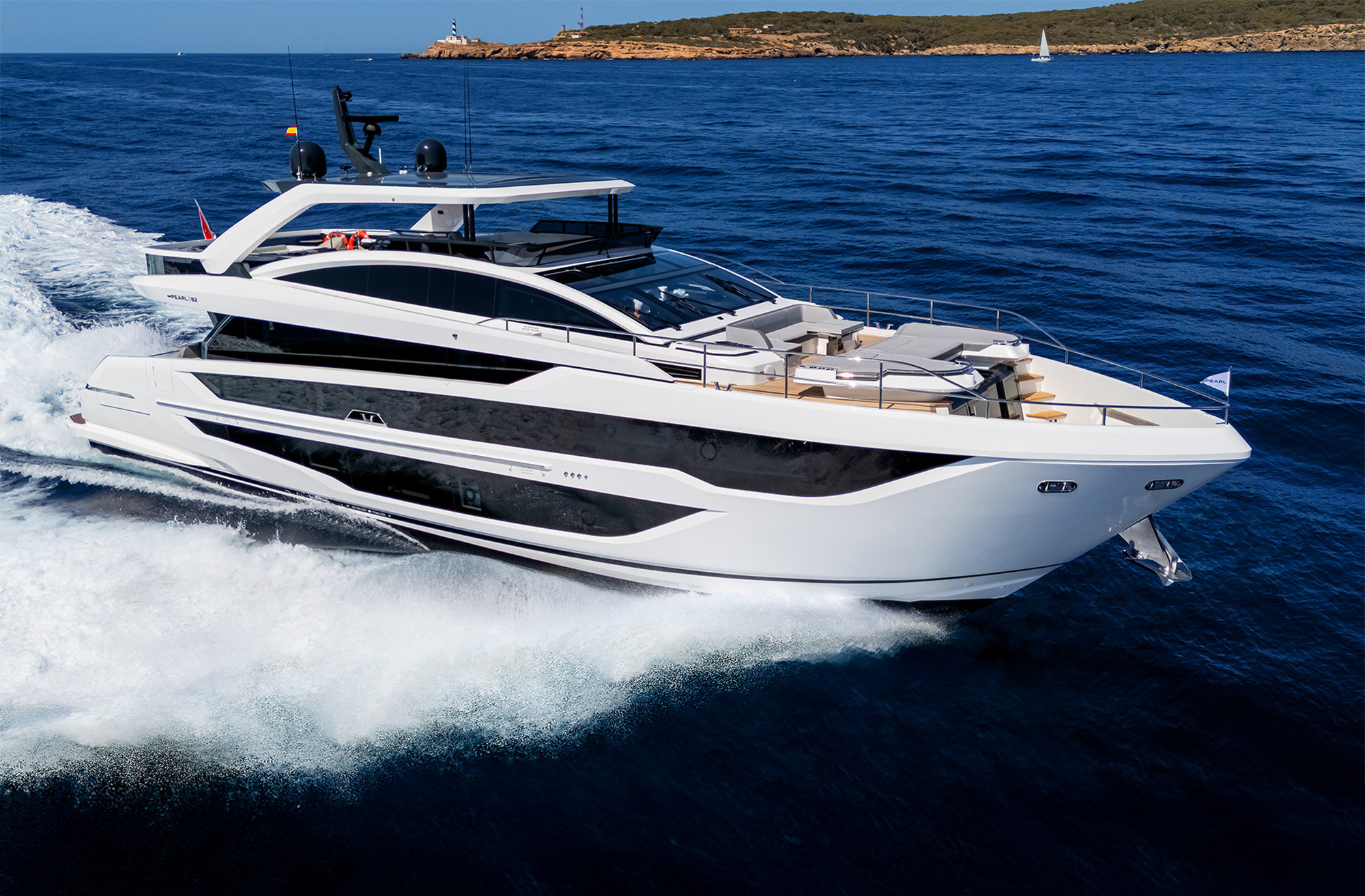 Pearl 82
