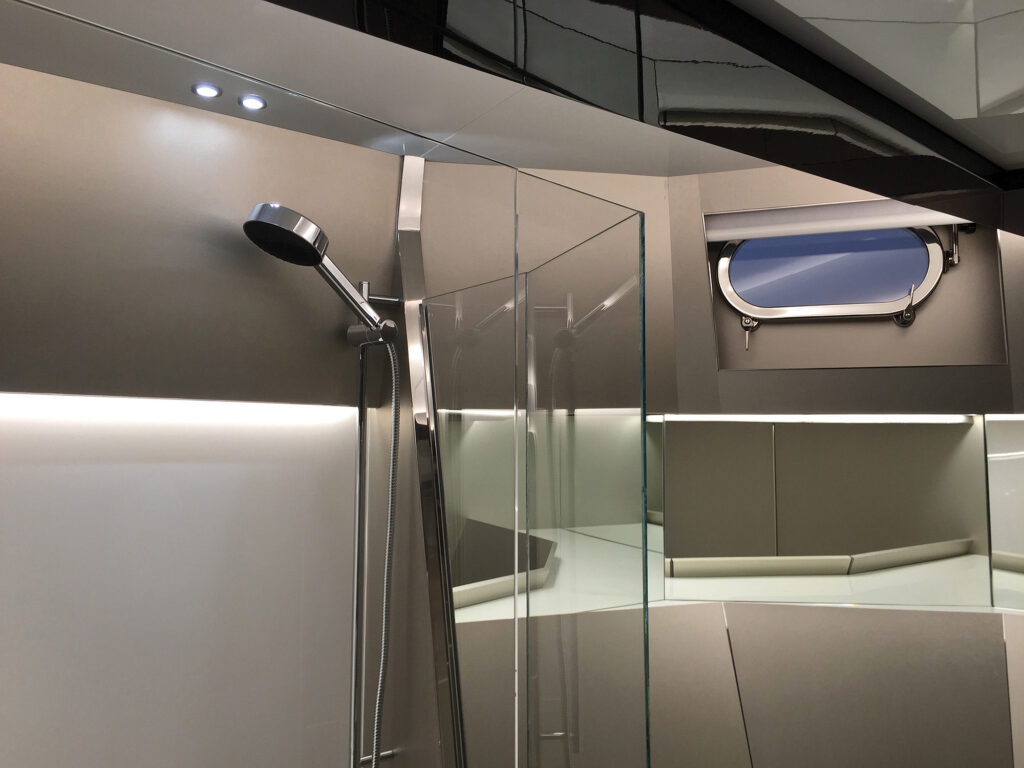 Arcadia Sherpa 60 shower