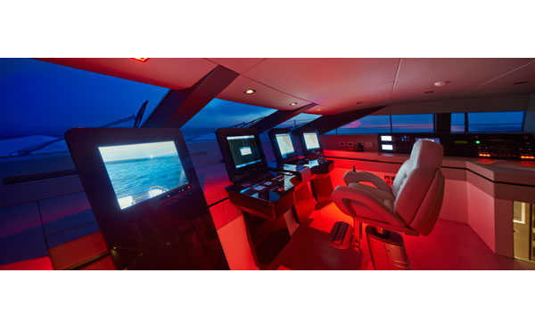 03_helm_Sanlorenzo-SL118.jpg promo image