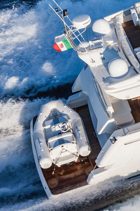 Ferretti 750 swim platform