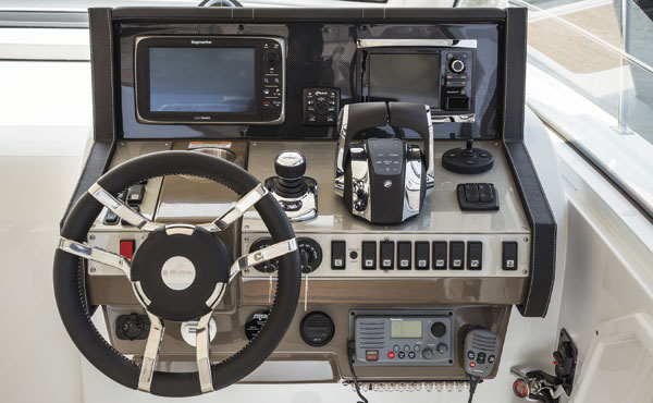3_CY390_helm_5807.jpg promo image