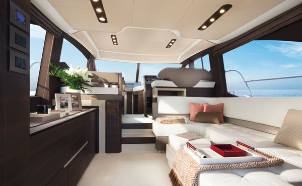 04-Azimut-50F_Salon.jpg promo image