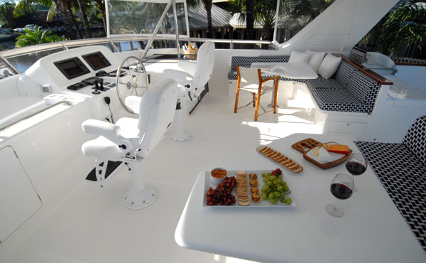 03_outer_reef_860_bridge.jpg promo image