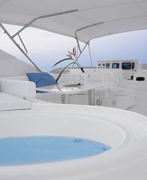 ferretti880-yacht-g7.jpg promo image