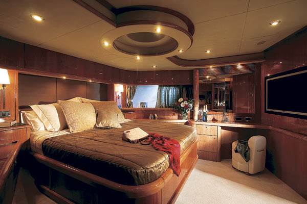 sunseeker82-yacht-g5.jpg promo image
