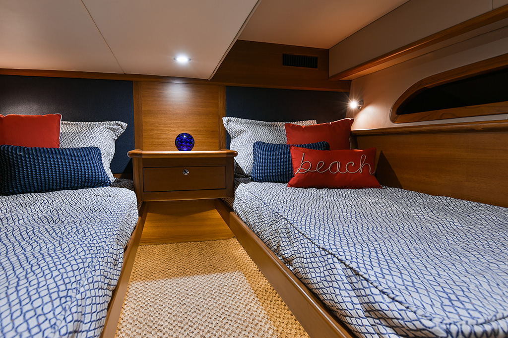 07-eastbay44.jpg promo image