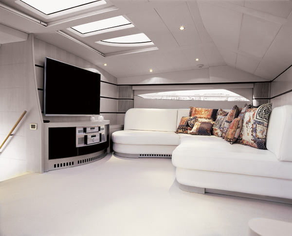 pershing115-yacht-g4.jpg promo image