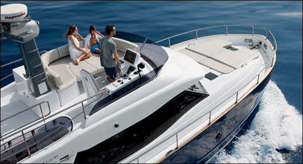 Azimut Magellano 43