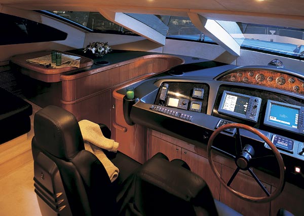 sunseeker82-yacht-g6.jpg promo image