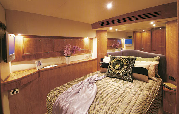 riviera51-yacht-g6.jpg promo image