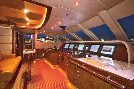 benetti_platinum_pilothouse.jpg promo image
