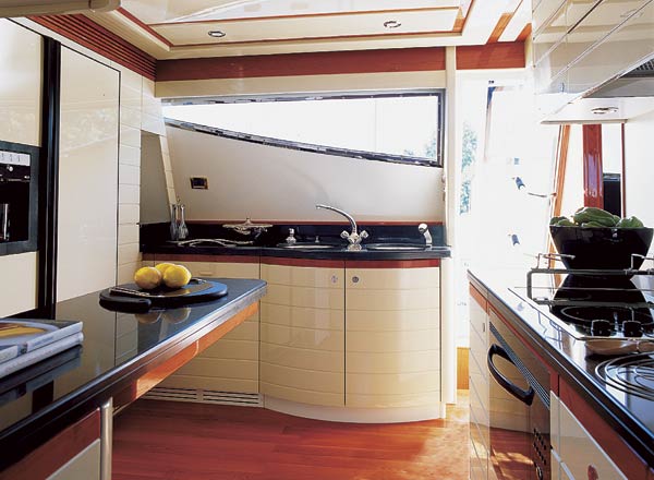 ferretti880-yacht-g5.jpg promo image